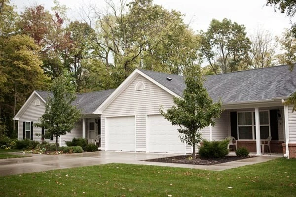 Image of Hampton Pointe (2)