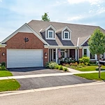 Image of Lake Forest Place (1)