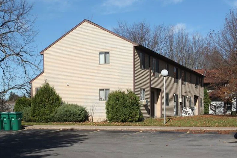 Image of Country Club Apartments (1)