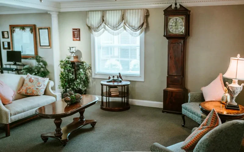 Image of Oakmont Manor (3)