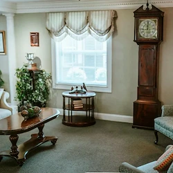Image of Oakmont Manor (3)