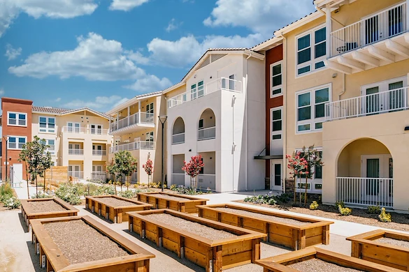 Image of Twin Oaks Senior (8)