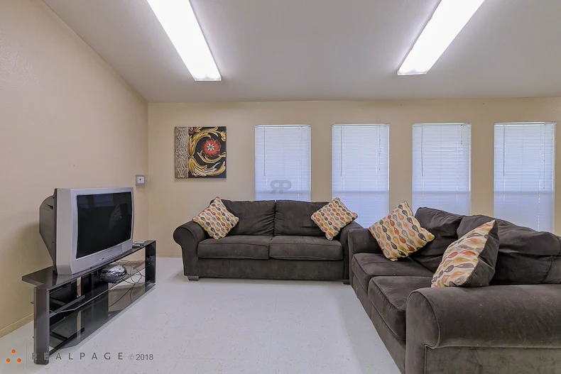 Image of Almond Garden Elderly (5)