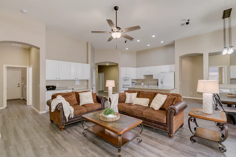 Image of Alder Leaf at Summit Shadows (4)