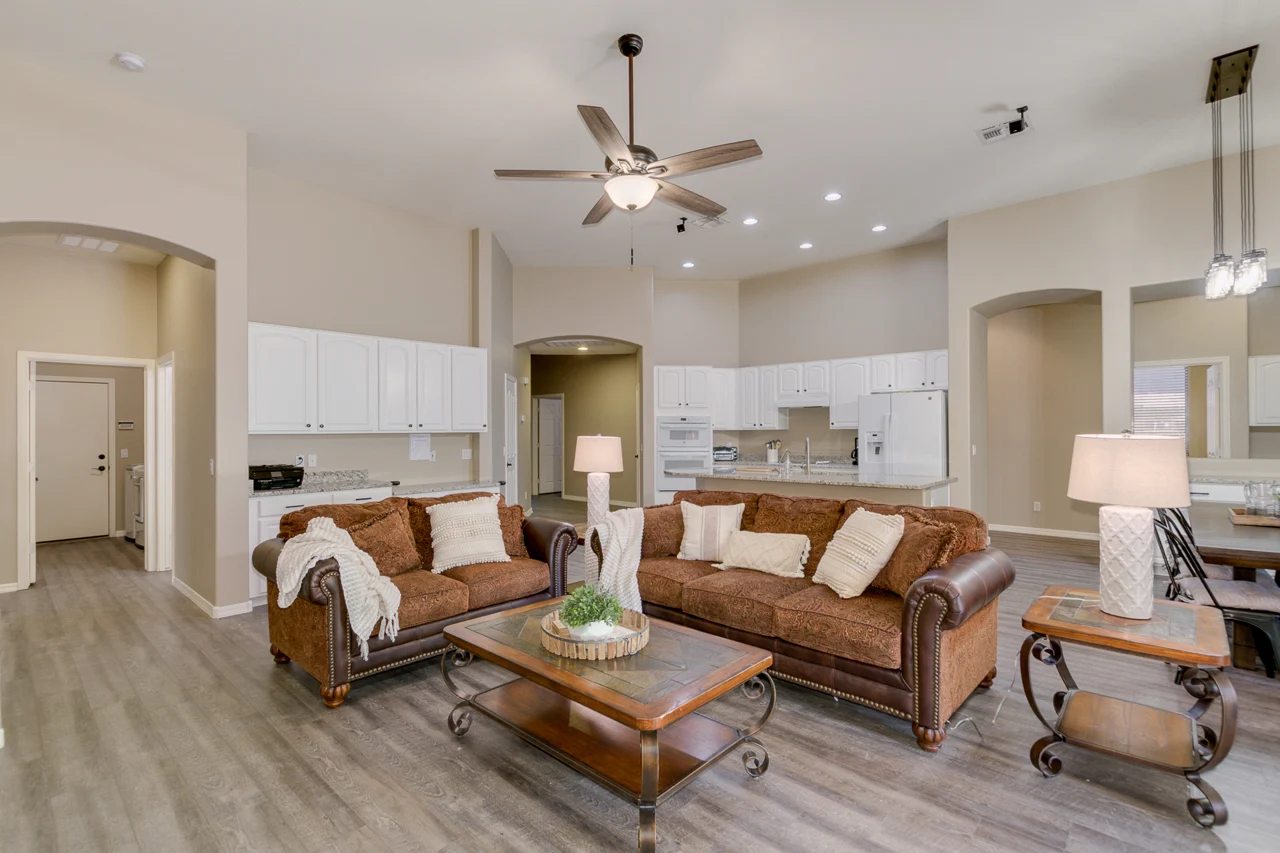 Image of Alder Leaf at Summit Shadows (4)