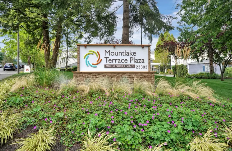 Image of Mountlake Terrace Plaza (2)