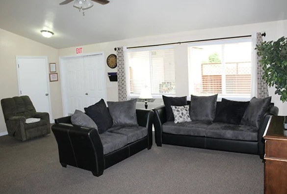 Image of Ashley Manor - Sage 1 (4)