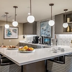 Image of Van Mall (4)