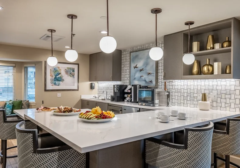 Image of Van Mall (4)