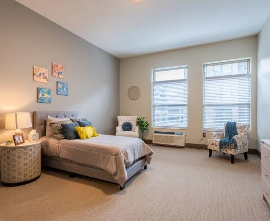 Image of Harrison on 5th by Senior Star (7)