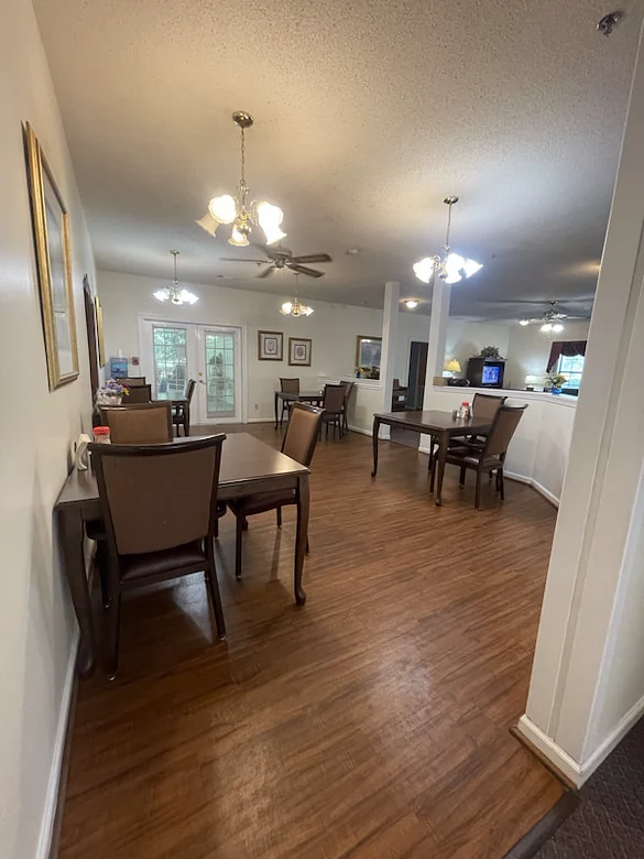 Image of River Oaks Assisted Living (4)