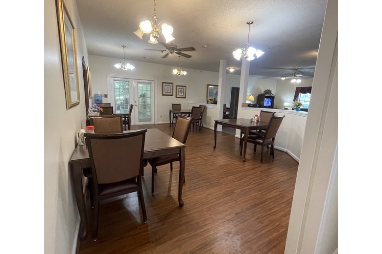 Image of River Oaks Assisted Living (4)