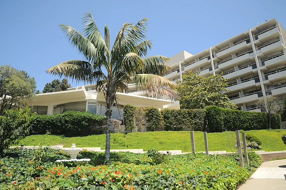 Image of Ventura Townehouse (2)