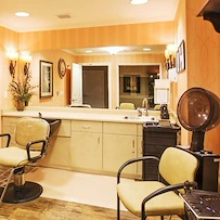 Windsor Heights Senior Living, assisted living and memory care in Beachwood, OH, beauty salon
