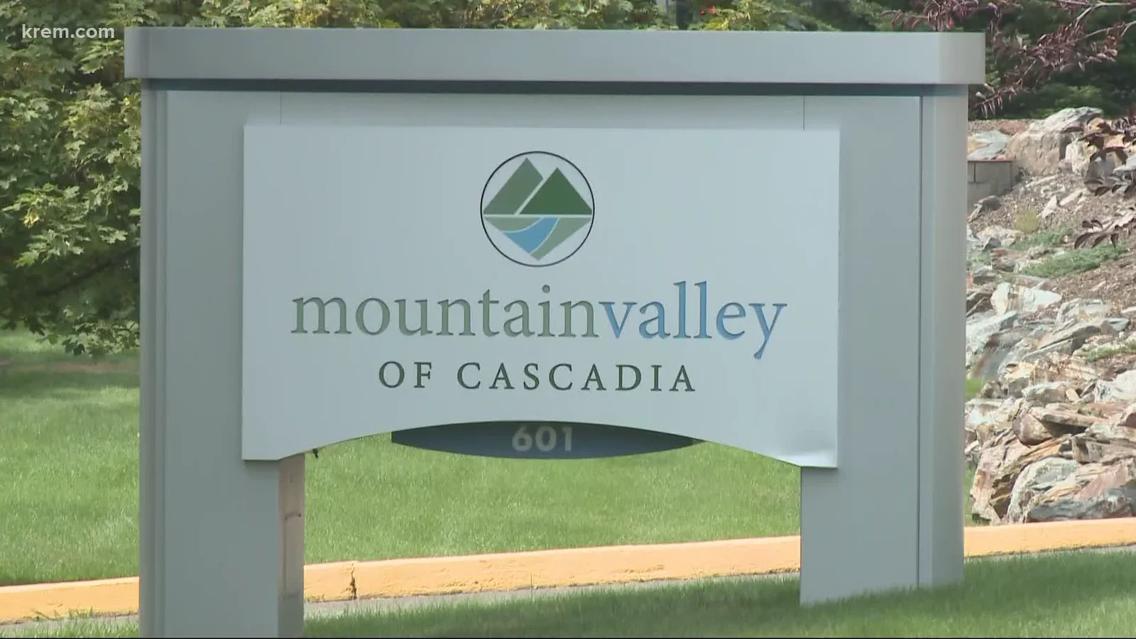 Image of Mountain Valley Of Cascadia (2)