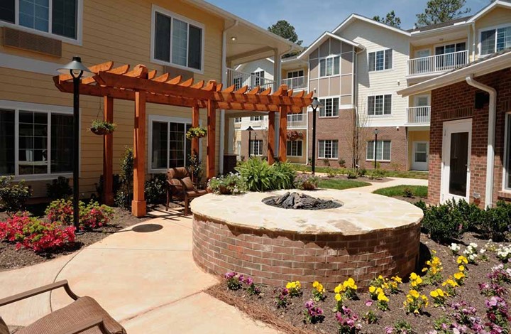 Image of Whispering Pines Gracious Retirement Living (6)