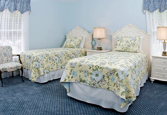 Image of Chesapeake Manor (3)