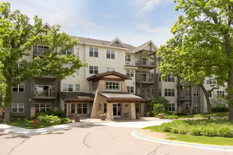 Image of Applewood Pointe of New Brighton Cooperative (1)