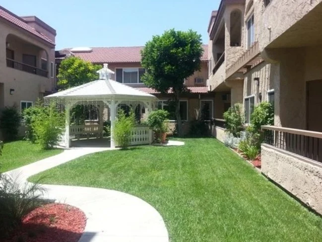 Image of Savant of Riverside (2)