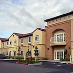 Image of Los Arcos Apartments (1)