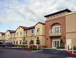 Image of Los Arcos Apartments (1)