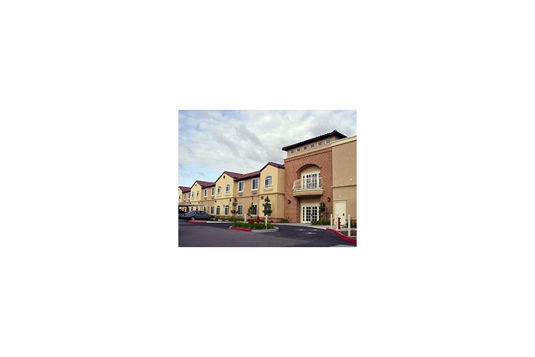 Image of Los Arcos Apartments (1)