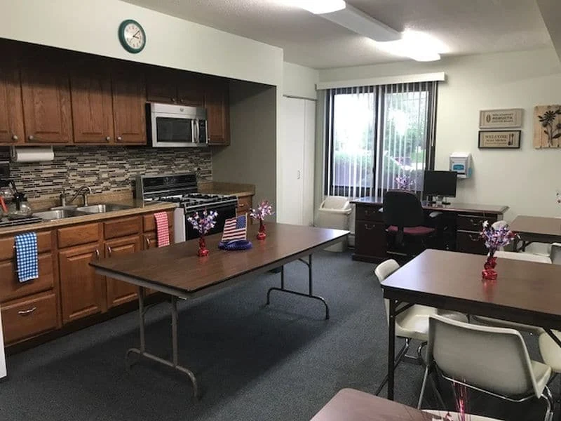 Image of Lakeland Apartments (7)