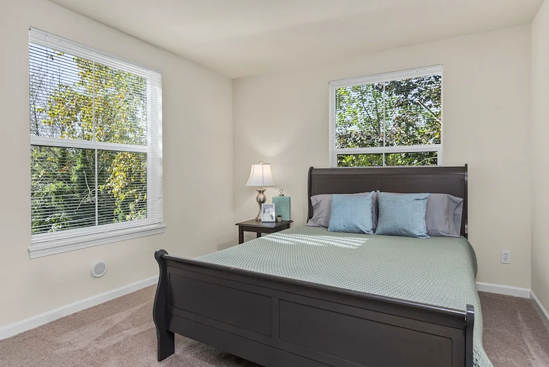 Chateau Pacific Lynnwood, WA, apartment bedroom