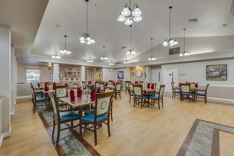 Image of Pinewood Square Assisted Living (4)