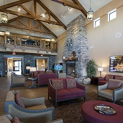 Alto Tavares, senior living community offering assisted living, memory care, and respite care in Tavares, FL, community gathering area