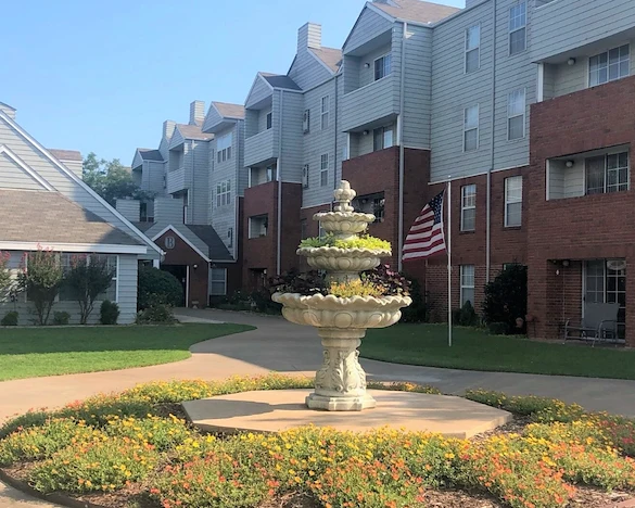 Image of Burgundy Place (8)