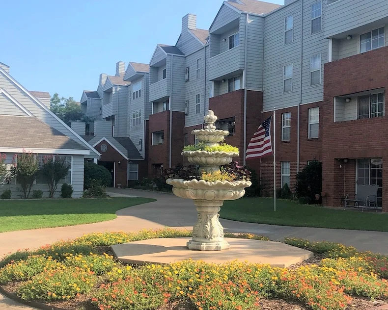 Image of Burgundy Place (8)