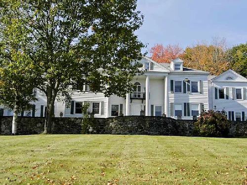 Image of Woodlawn Care Center (1)
