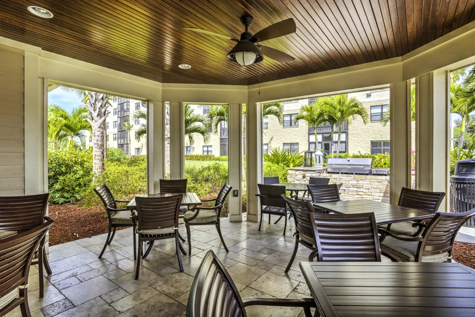 You'll love dining options galore, indoors and out!