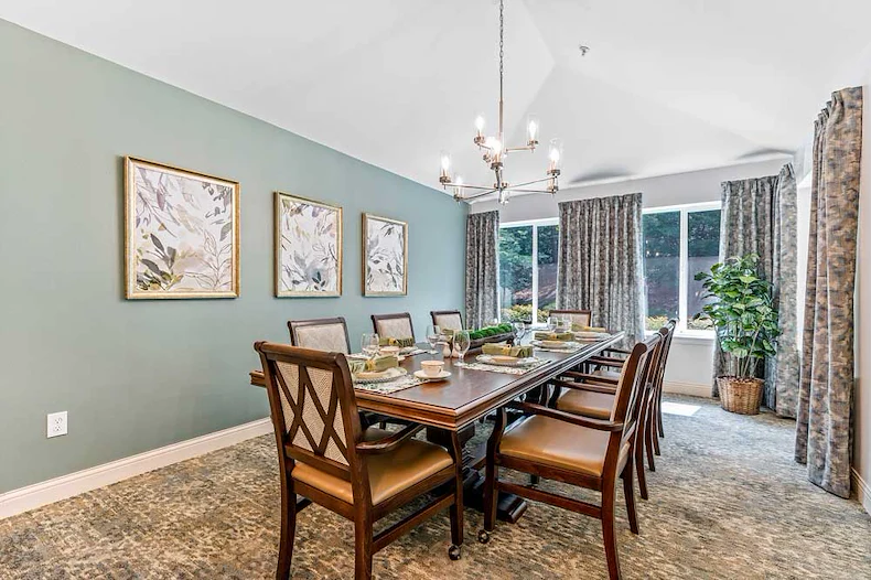 Jordan Oaks Gracious Retirement Living Hawthorn Senior Independent Living in Cary, North Carolina private dining room