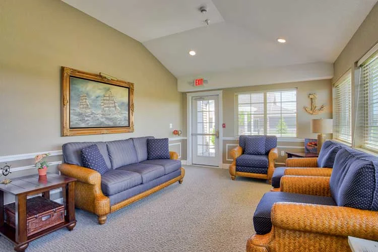 Charter Senior Living of Bay City sitting area