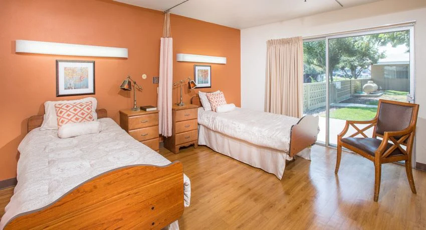 Image of Kingsburg Center (2)