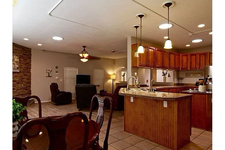 Image of Cottonwood Home (5)