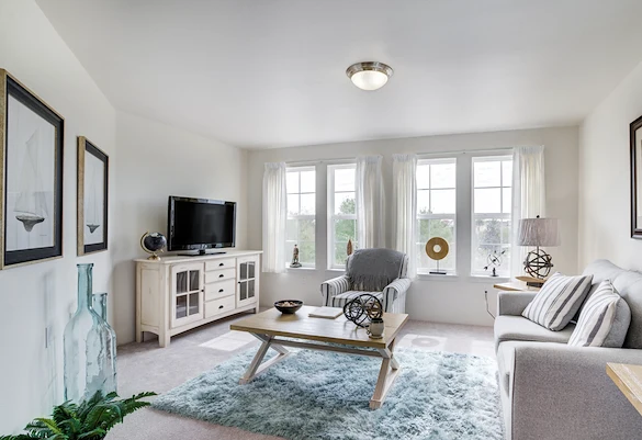 Steeplechase Gracious Retirement Living Hawthorn Senior Independent Living in Oxford, Florida apartment living room