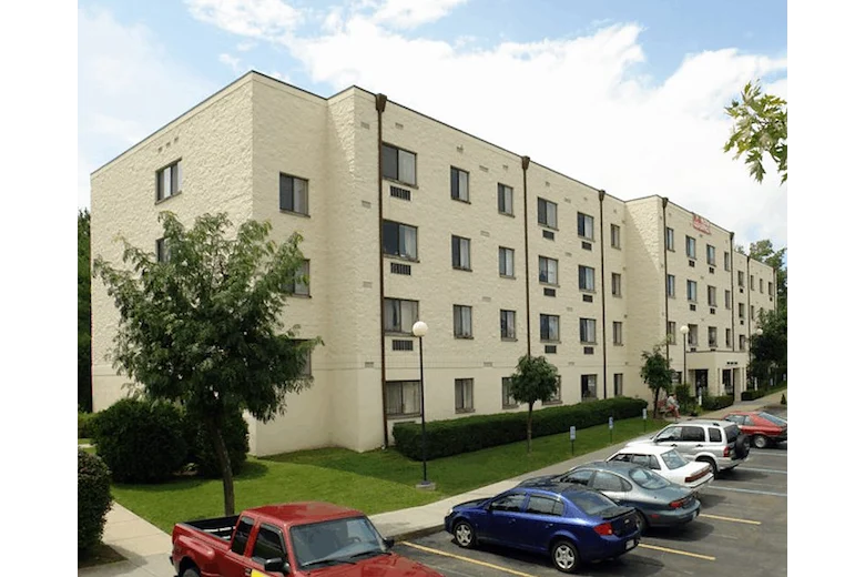 Image of Twin Oaks Plaza (1)