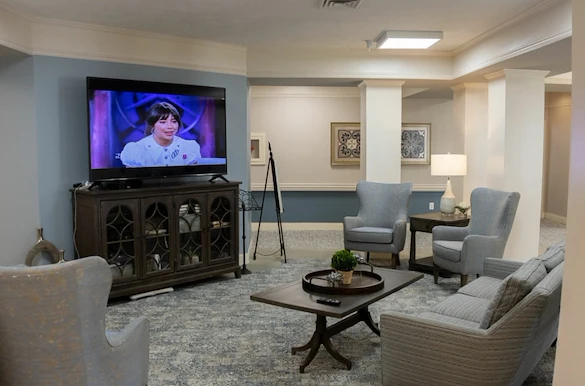 Charter Senior Living of Gallatin, Tennessee, visiting area or common space for watching tv