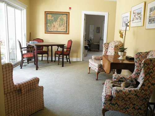 Image of Effie’s Place (2)