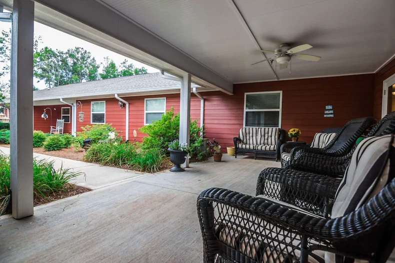 Image of Oaks at Post Road (2)