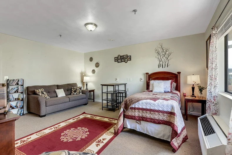 Image of Spring Oak at Christianburg (6)