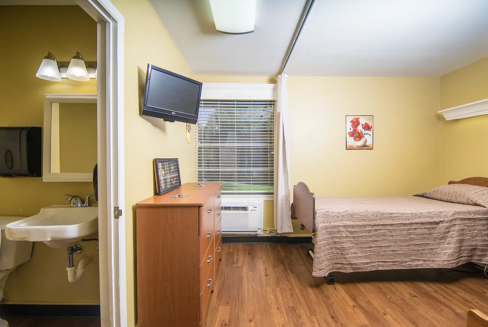 Image of Sugar Land Health Care Center (8)