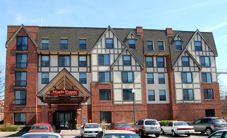 Image of Maple Pointe (1)