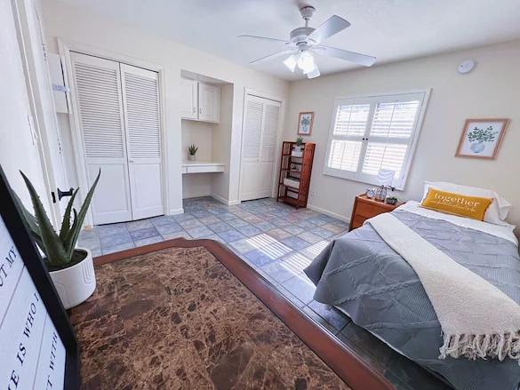 Image of Sage House - Crocus (8)