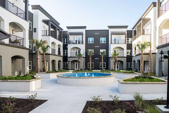 Image of The Goldton at Venice (1)