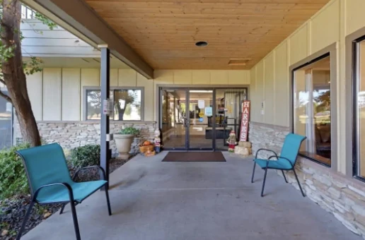 Image of Royal Columbian Retirement Inn (9)