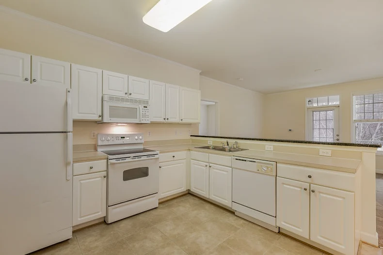 Image of Sunstone Apartments (9)